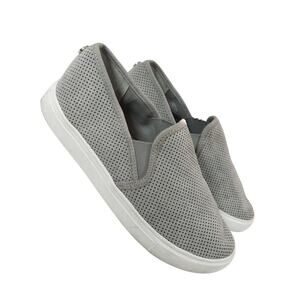 STEVE MADDEN! SOFT GRAY VEGAN SUEDE LEATHER PERFORATED, RUBBER SOLE FLATS! 7M
